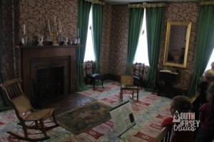 The Pres in the Lincoln sitting room.